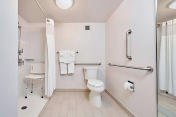 Room, 2 Queen Beds (Hearing Accessible)