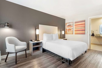 Standard Room, 1 Queen Bed, Accessible, Non Smoking