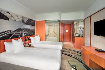 Deluxe Room, 2 Twin Beds, City View