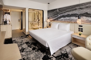 Premium Room, 1 King Bed, City View