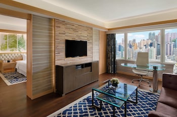 Executive Suite, 1 King Bed (Prk Ln, Exec lounge acc, Panoramic vw)