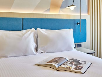 Superior Room, 1 Queen Bed