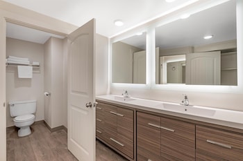 Suite, 2 Bedrooms, Non Smoking, Refrigerator