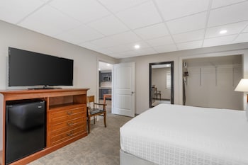 Suite, 2 Bedrooms, Non Smoking, Refrigerator