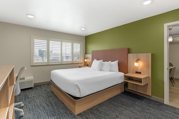 Suite, 1 King Bed, Non Smoking, Kitchenette