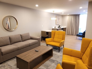 Suite, 2 Queen Beds, Non Smoking, Jetted Tub (Living Room;with Sofabed)