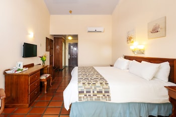 Standard Room, 1 King Bed, Ocean View