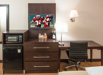 Superior Room, 1 King Bed, Accessible (Roll-In Shower, Smoke Free)