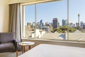 Suite, 1 King Bed, City View