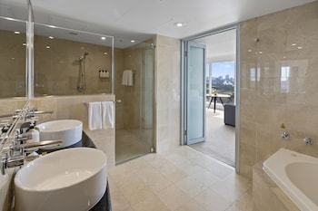 Junior Suite, 1 King Bed with Sofa bed, Harbor View