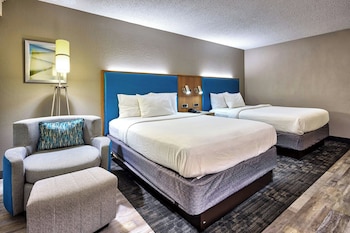 Room, 2 Queen Beds (Mobility/Hearing Accessible, Tub)