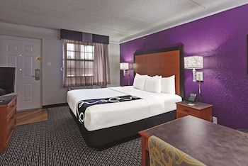 Room, 1 King Bed, Smoking