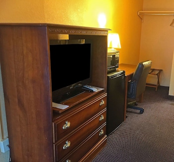Room, 1 King Bed, Smoking