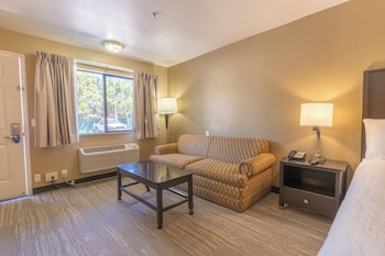 Deluxe Room, 1 King Bed, Non Smoking