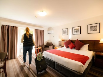 Superior Room, 1 King Bed