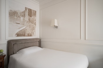 Deluxe Room, 1 Twin Bed, Courtyard View