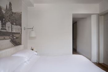Deluxe Room, 1 Double Bed, Lake View