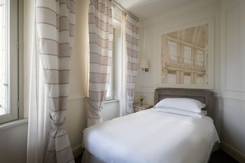 Deluxe Room, 1 Twin Bed, Courtyard View