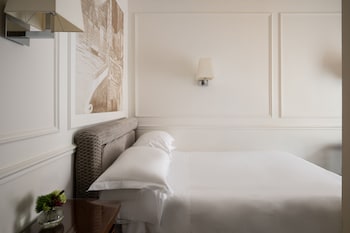 Deluxe Room, 1 Twin Bed, Courtyard View