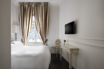 Deluxe Room, 1 Double Bed, Lake View