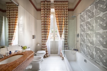 Suite, Multiple Beds, Terrace, Lake View (Terrace Suite)