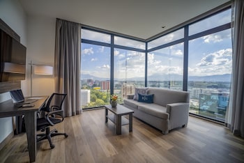 Business, 1 King Studio One Bedroom Suite
