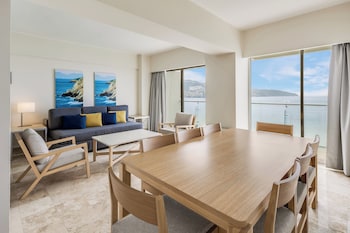 Master Suite, 3 bedrooms, Plus