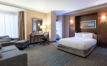 Club Room, 1 Queen Bed