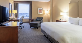Club Room, 1 King Bed, Non Smoking, Harbor View