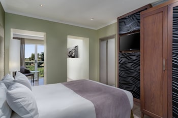 Room, 1 Queen Bed (River View)