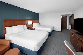 Room, 2 Queen Beds (Mobility/Hearing Accessible, Tub)