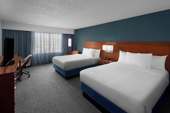 Room, 2 Queen Beds (Mobility/Hearing Accessible, Tub)