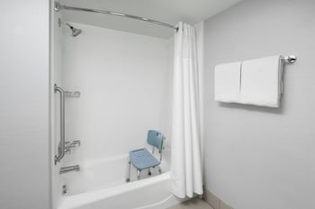 Room, 2 Queen Beds (Mobility/Hearing Accessible, Tub)