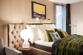 Double Room (Compact)