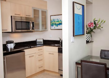 Suite, 2 Queen Beds, Balcony (Intracoastal View)