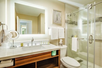Room, 2 Queen Beds, River View