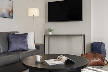 Suite, 1 King Bed, Non Smoking, Balcony (Jetted Tub, Living Room)