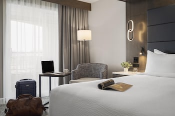 Executive Room, 1 King Bed, Non Smoking, Balcony (2nd Floor)