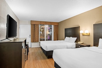 Room, 2 Queen Beds, Non Smoking