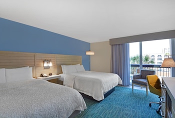 Room, 2 Queen Beds, Balcony (No View)