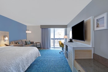 Room, 1 King Bed with Sofa bed, Balcony, Partial Ocean View