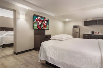 Premium Suite, Multiple Beds, Accessible, Kitchenette (Upgraded Bedding & Snack, Smoke Free)