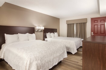 Deluxe Room, 2 Queen Beds (Smoke Free)