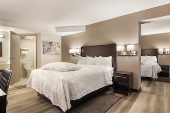 Premium Suite, Kitchenette (Upgraded Bedding & Snack/3 Queen Beds)