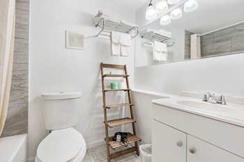 Superior Single Room, 1 King Bed, Smoking
