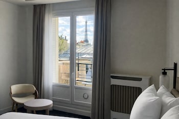 Deluxe Double Room - Eiffel Tower View