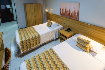 Quarto Triplo Casal