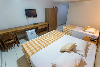 Quarto Triplo Casal