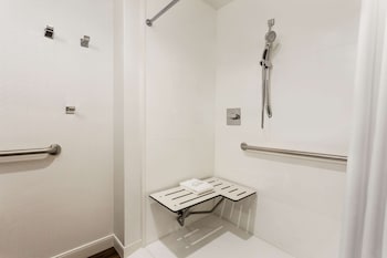 Suite, 1 King Bed, Accessible (Mobility & Hearing, Roll-in Shower)