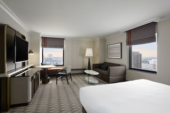 Room, 1 King Bed, Corner